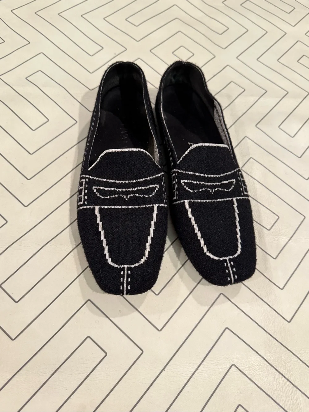 Vivaia Black Printed Loafer Flats
